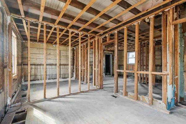 $215,000 | 99 Depot Street, Hartford, VT 05088