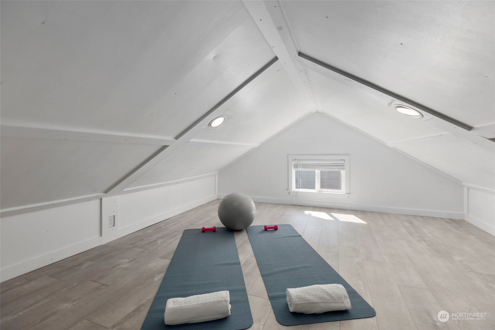 1702 Griffin Avenue Enumclaw, WA 98022 - Photo 21 of 27 a view of entryway with room