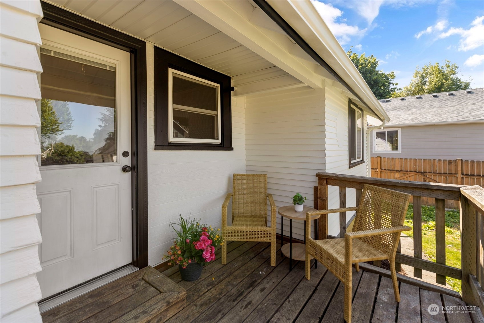1702 Griffin Avenue Enumclaw, WA 98022 - Photo 22 of 27 a view of balcony with furniture