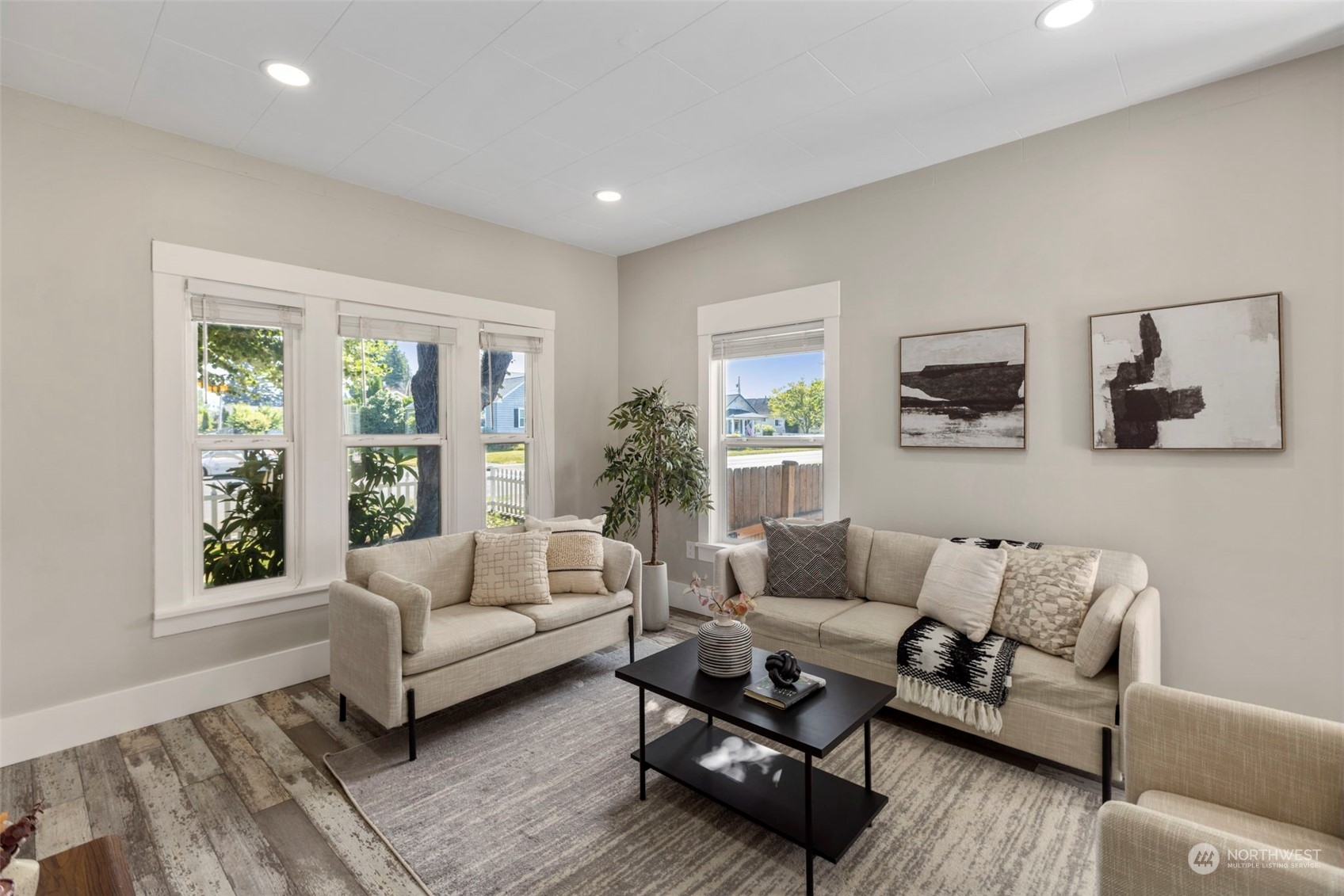 1702 Griffin Avenue Enumclaw, WA 98022 - Photo 7 of 27 a living room with furniture and a large window
