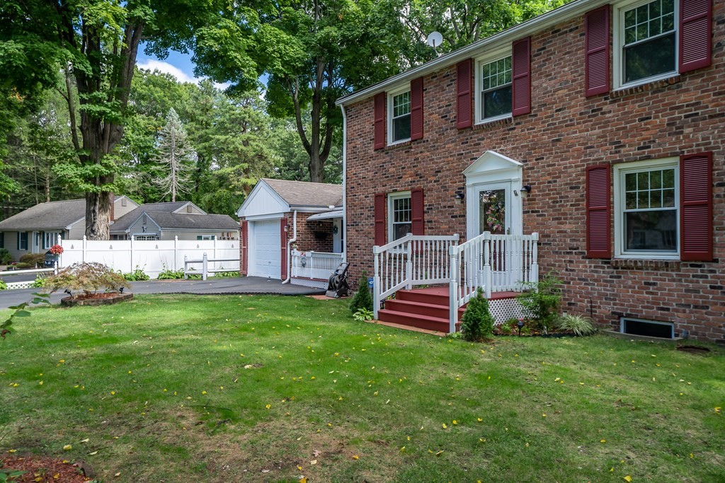 53 Fox Hill Road Springfield, MA 01118 - Photo 4 of 42 Gallery Image 4