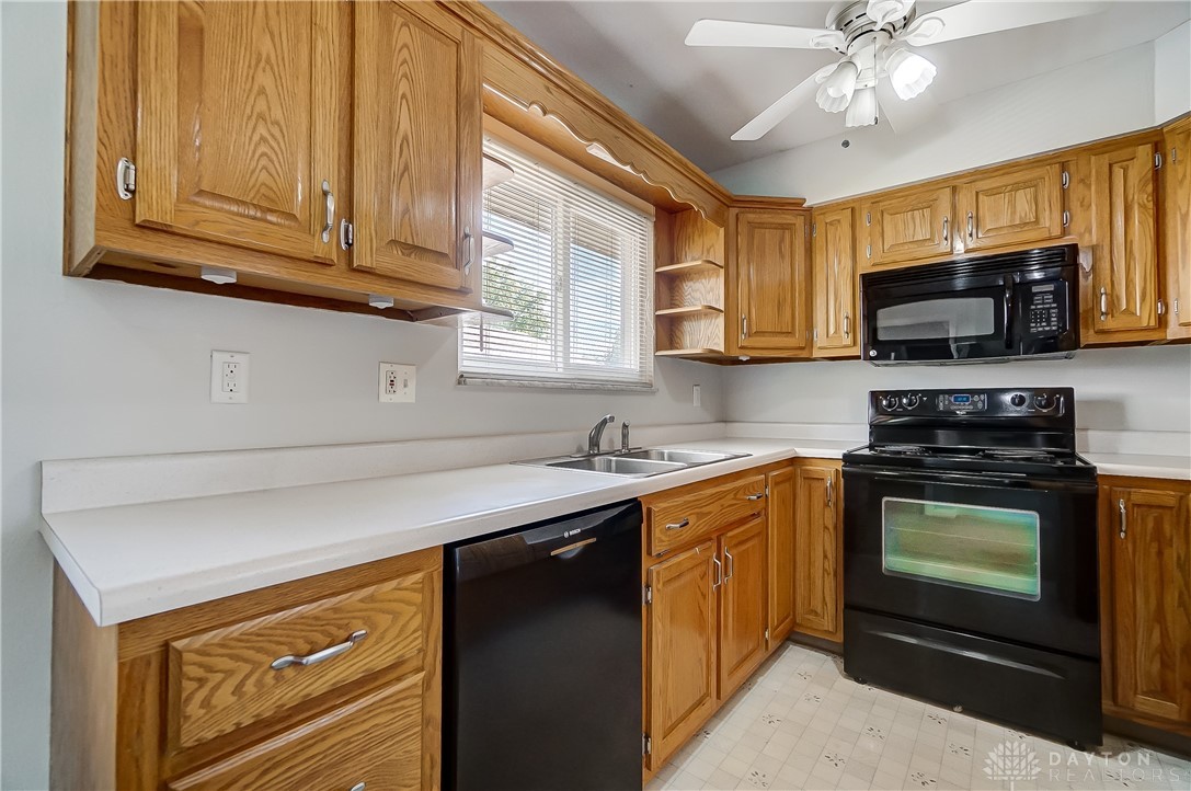 1645 Brownleigh Road Dayton, OH 45429 - Photo 12 of 40