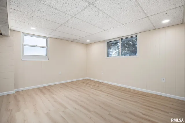 $2,400 | 7414 North Parliament Place, Peoria, IL 61614