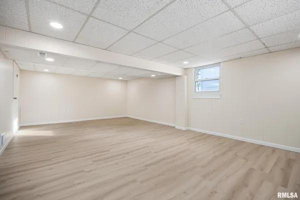 $2,400 | 7414 North Parliament Place, Peoria, IL 61614