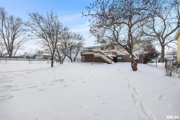 $2,400 | 7414 North Parliament Place, Peoria, IL 61614