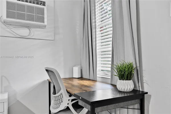 $1,450 | 427 Northeast 107th Street, Unit 2, Miami, FL 33161
