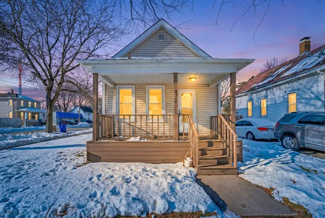 $159,900 | 4324 8th Avenue, Kenosha, WI 53140