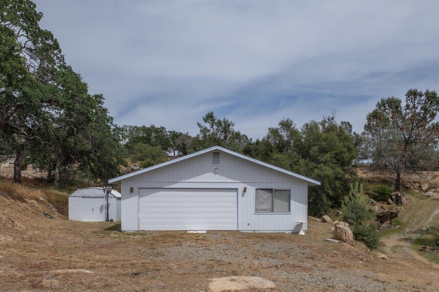 29390 Revis Road Coarsegold, CA 93614 - Photo 5 of 32 Gallery Image 5