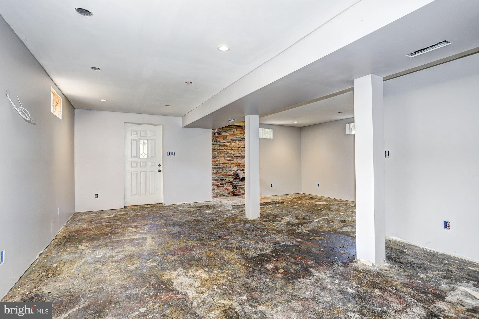 1818 Benedict Road Westminster, MD 21157 - Photo 19 of 32 Family Room