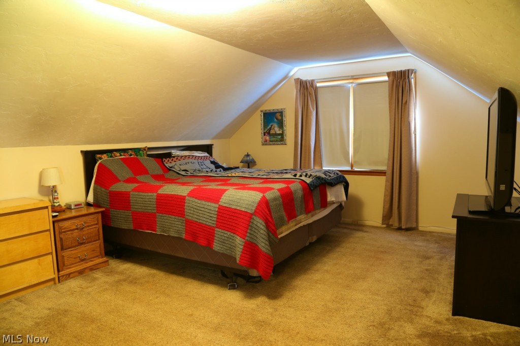 34855 Pettibone Road Solon, OH 44139 - Photo 10 of 19 Master bedroom