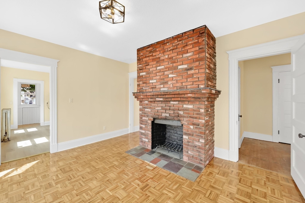 24 Hiawatha Street Springfield, MA 01108 - Photo 11 of 38