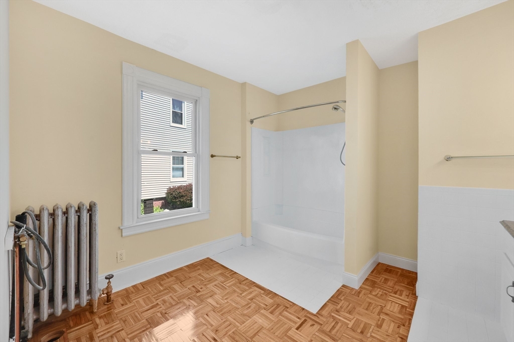 24 Hiawatha Street Springfield, MA 01108 - Photo 13 of 38