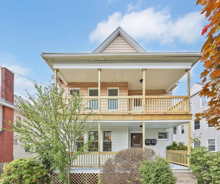 24 Hiawatha Street Springfield, MA 01108 - Photo 2 of 38