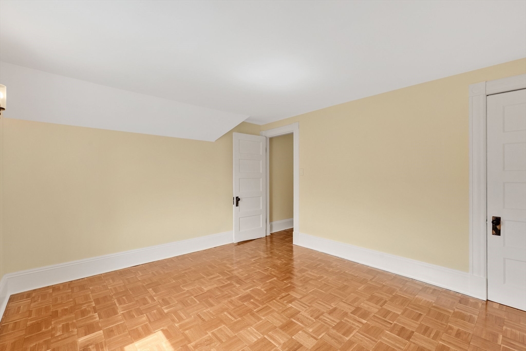 24 Hiawatha Street Springfield, MA 01108 - Photo 30 of 38