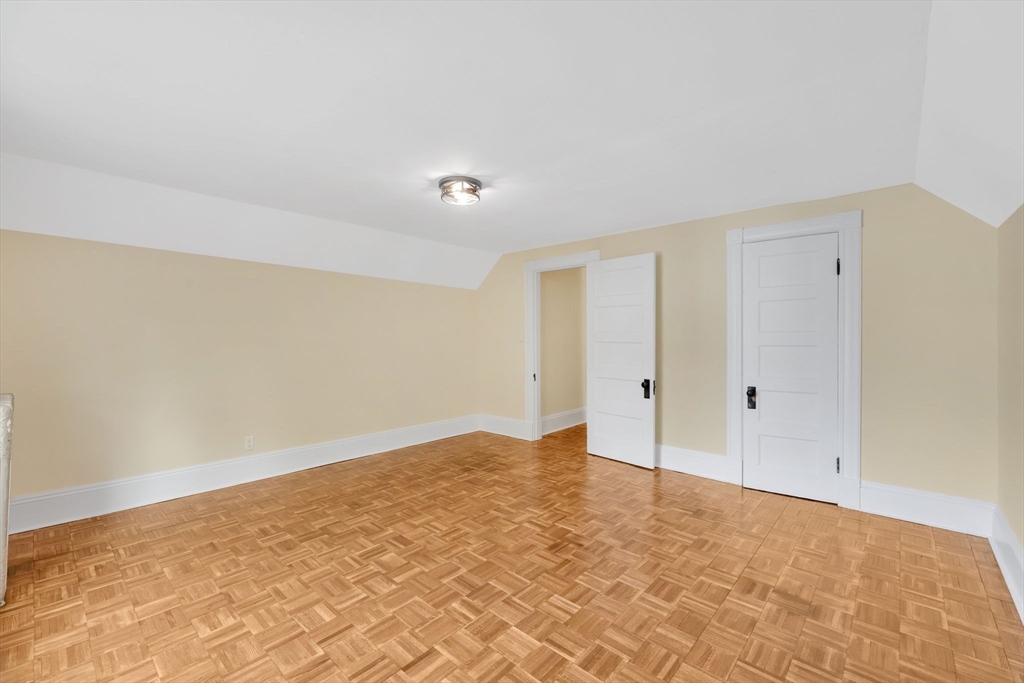 24 Hiawatha Street Springfield, MA 01108 - Photo 32 of 38