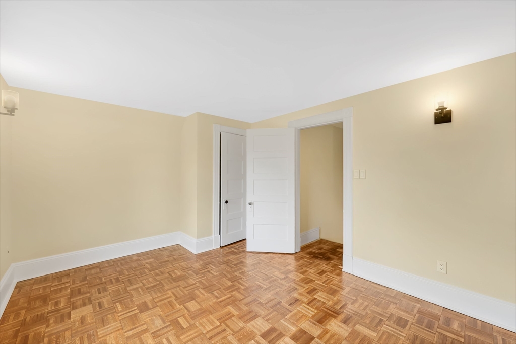 24 Hiawatha Street Springfield, MA 01108 - Photo 34 of 38