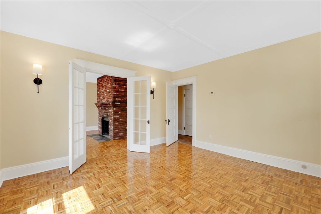 24 Hiawatha Street Springfield, MA 01108 - Photo 9 of 38