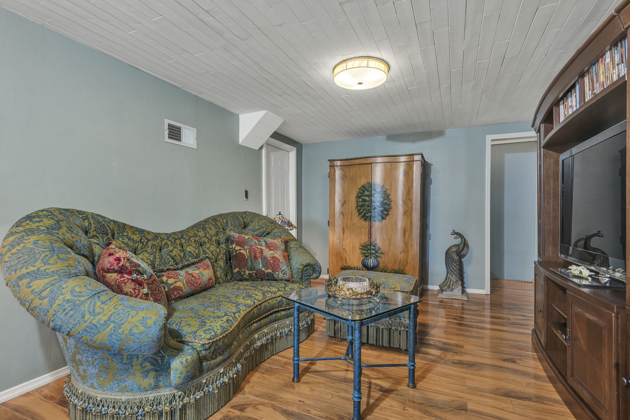 413 Mercomatic Drive Nashville, TN 37209 - Photo 20 of 29 a living room with furniture fireplace and flat screen tv