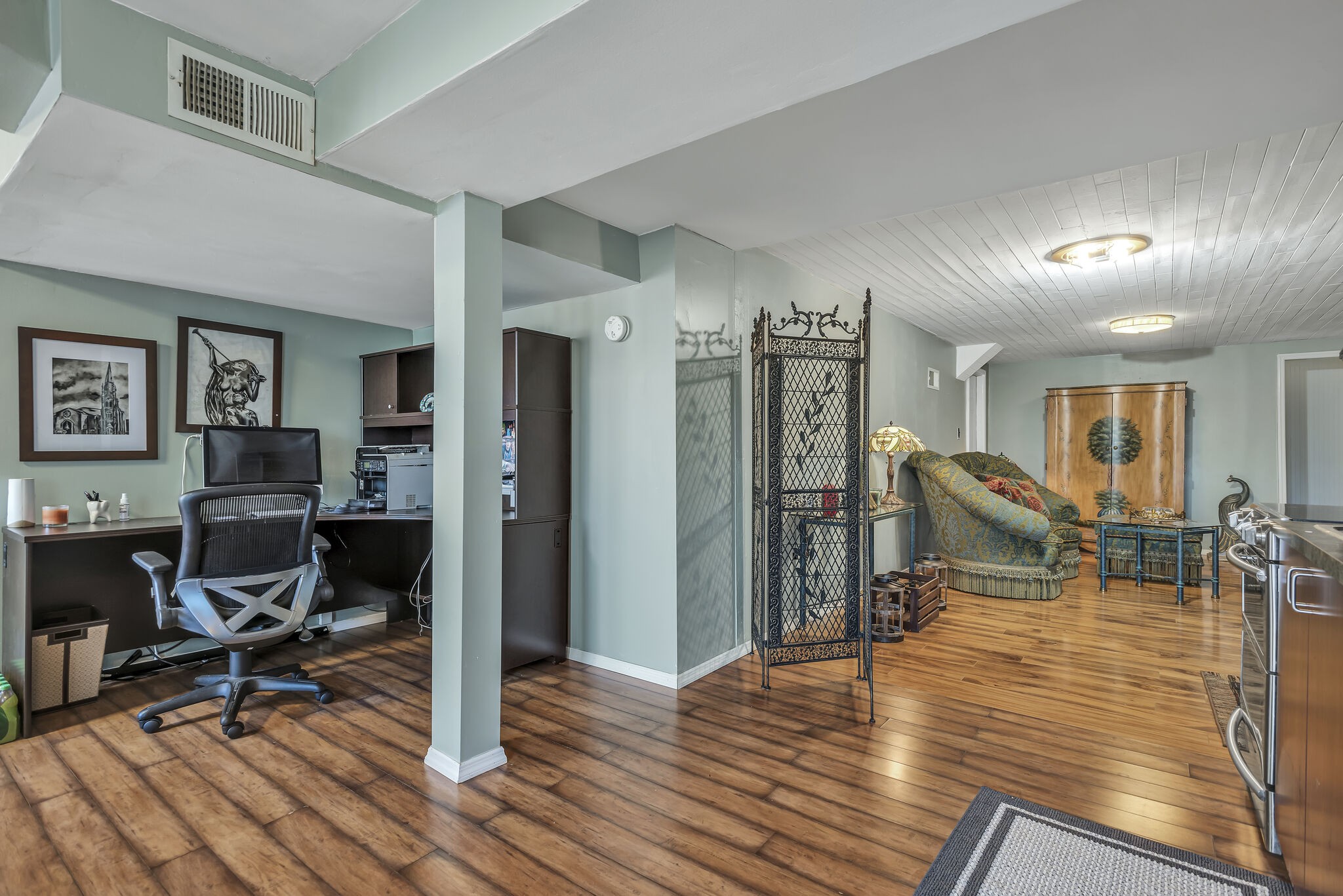413 Mercomatic Drive Nashville, TN 37209 - Photo 22 of 29 a view of a livingroom with workspace and a window