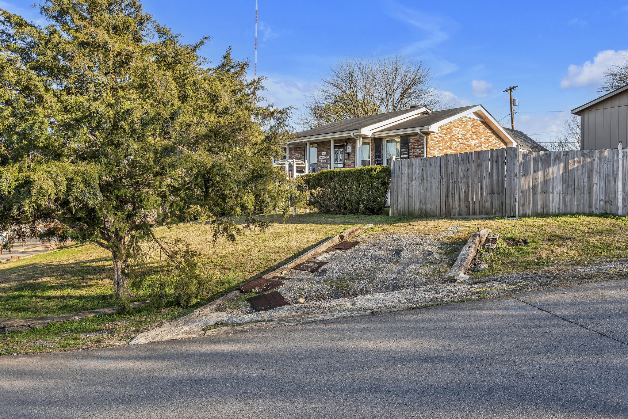 413 Mercomatic Drive Nashville, TN 37209 - Photo 3 of 29 a view of a house with a yard