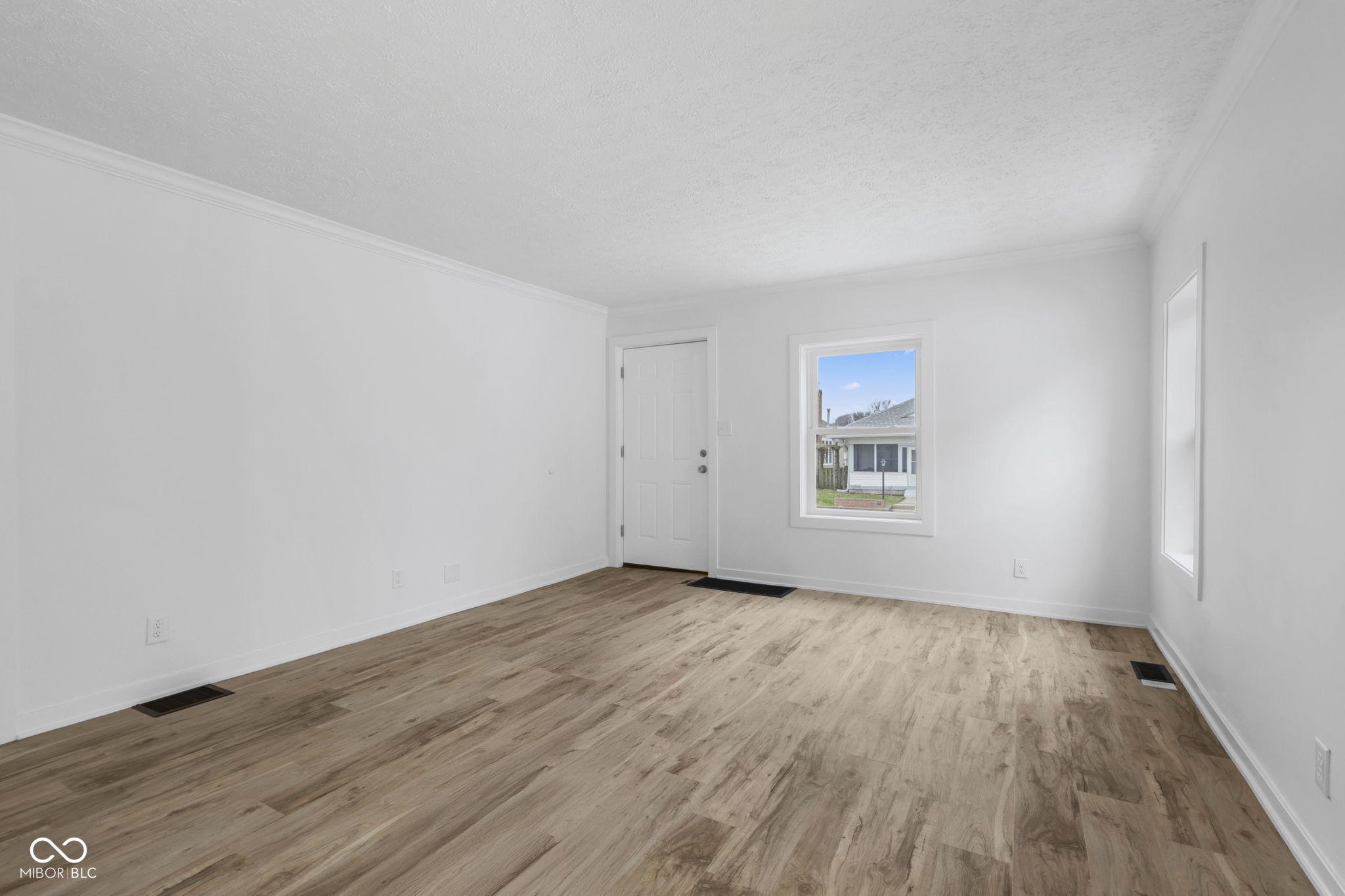 73 South 10th Avenue Beech Grove, IN 46107 - Photo 2 of 26