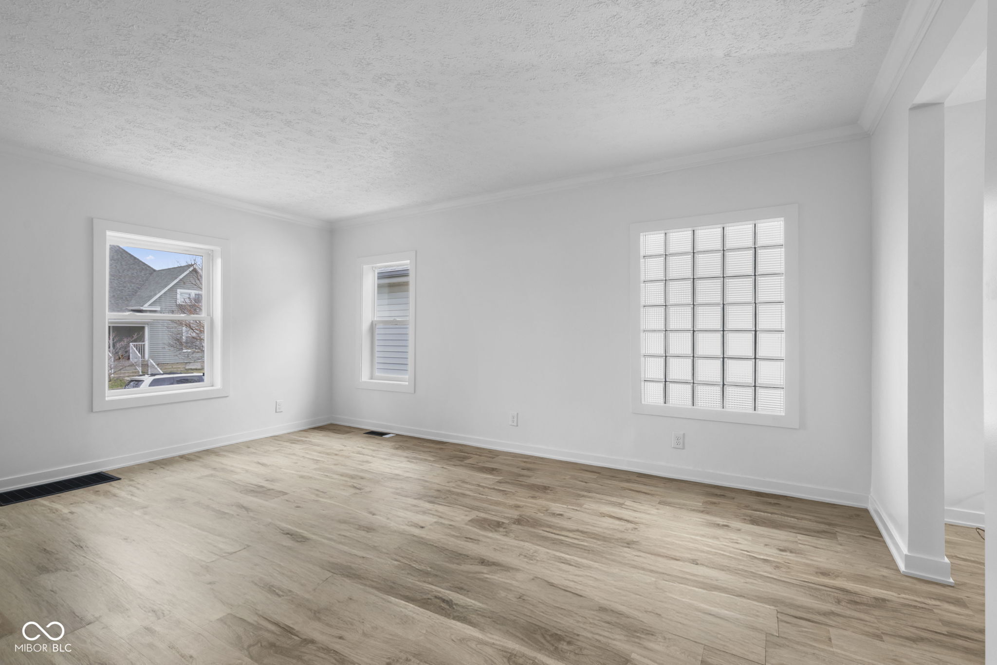 73 South 10th Avenue Beech Grove, IN 46107 - Photo 3 of 26