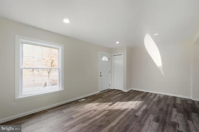 $369,900 | 830 Oyster Bay Harbour, Pasadena, MD 21122