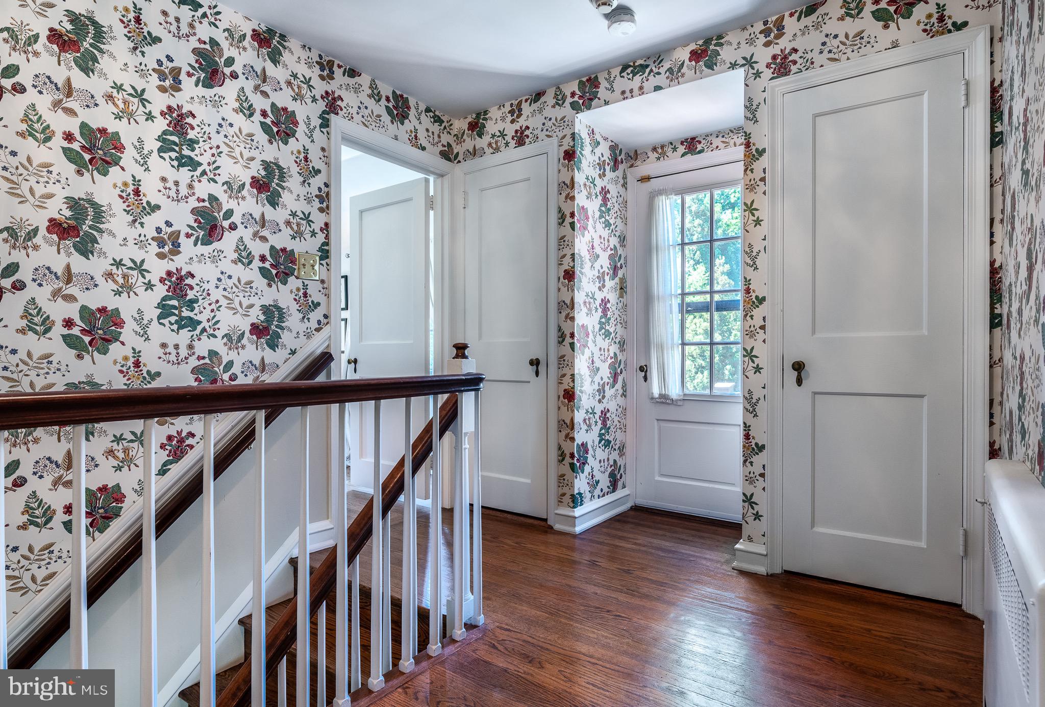 105 Stratford Road Wallingford, PA 19086 - Photo 21 of 40 Oak Hardwood Floors Throughout