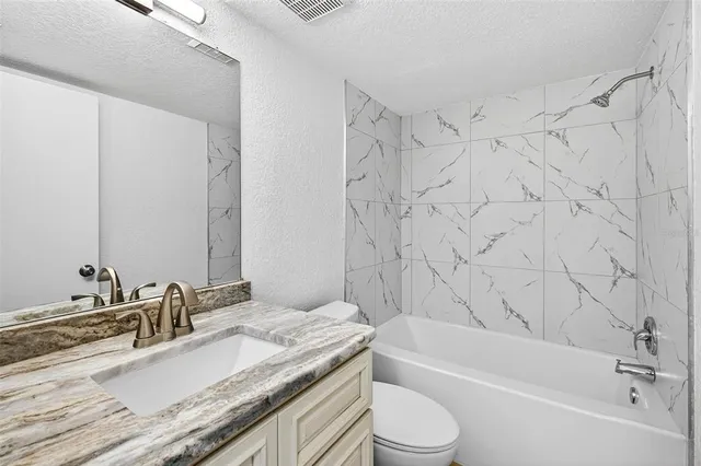 $218,500 | 900 Cove Cay Drive, Unit 6F, Clearwater, FL 33760