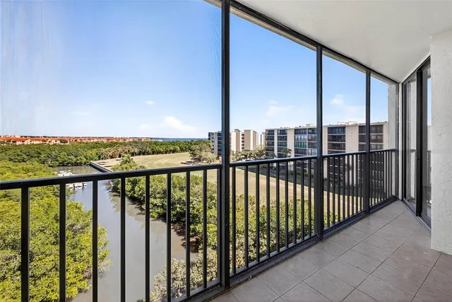 $218,500 | 900 Cove Cay Drive, Unit 6F, Clearwater, FL 33760