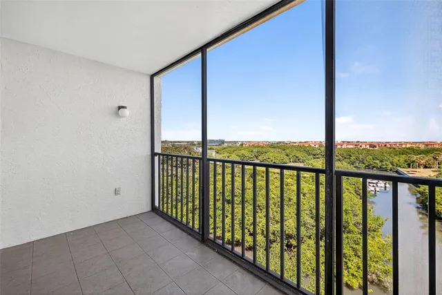 $218,500 | 900 Cove Cay Drive, Unit 6F, Clearwater, FL 33760
