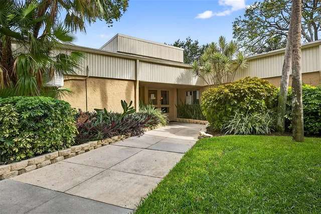 $218,500 | 900 Cove Cay Drive, Unit 6F, Clearwater, FL 33760