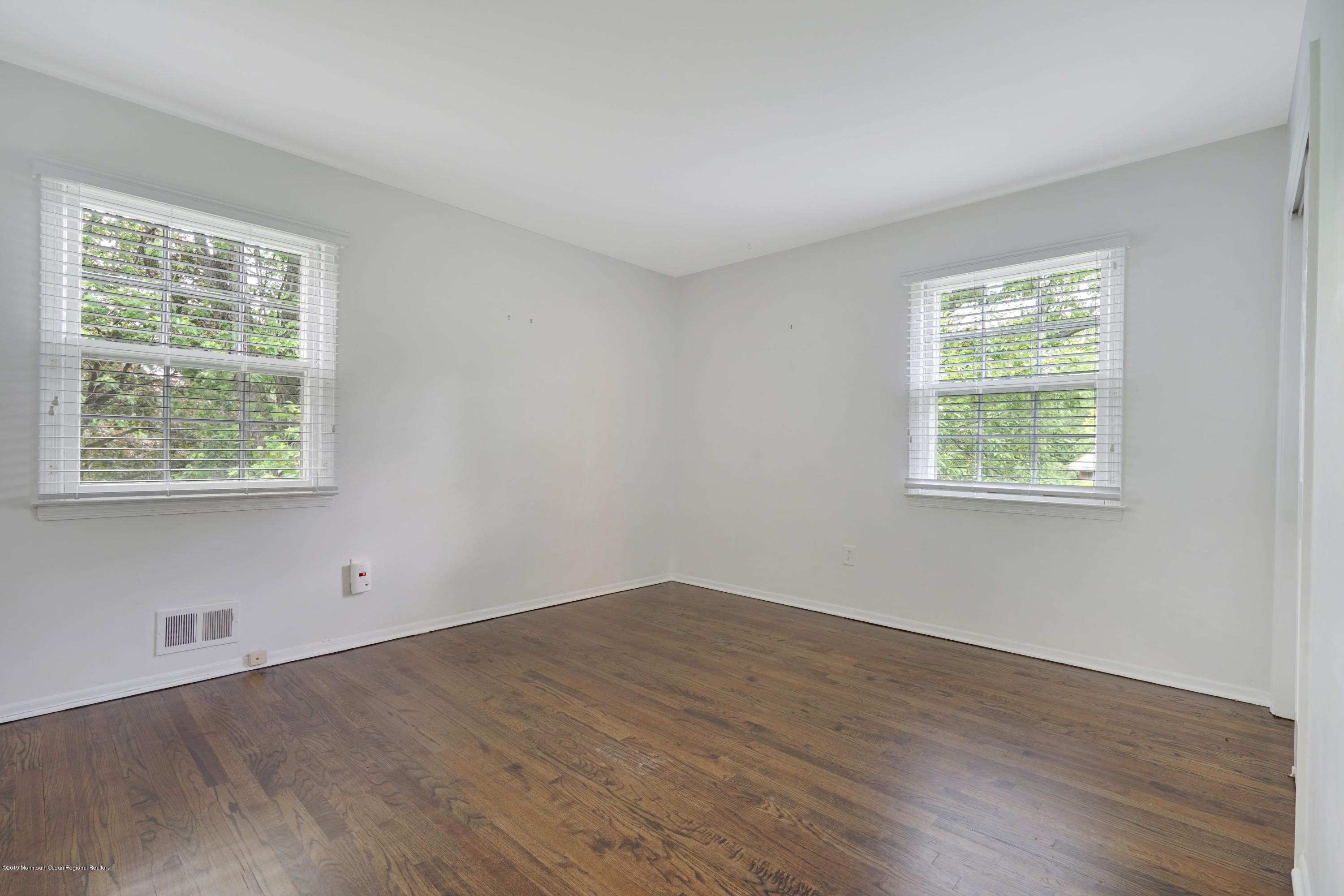 73 Dale Road Middletown, NJ 07748 - Photo 25 of 35 Bedroom 2
