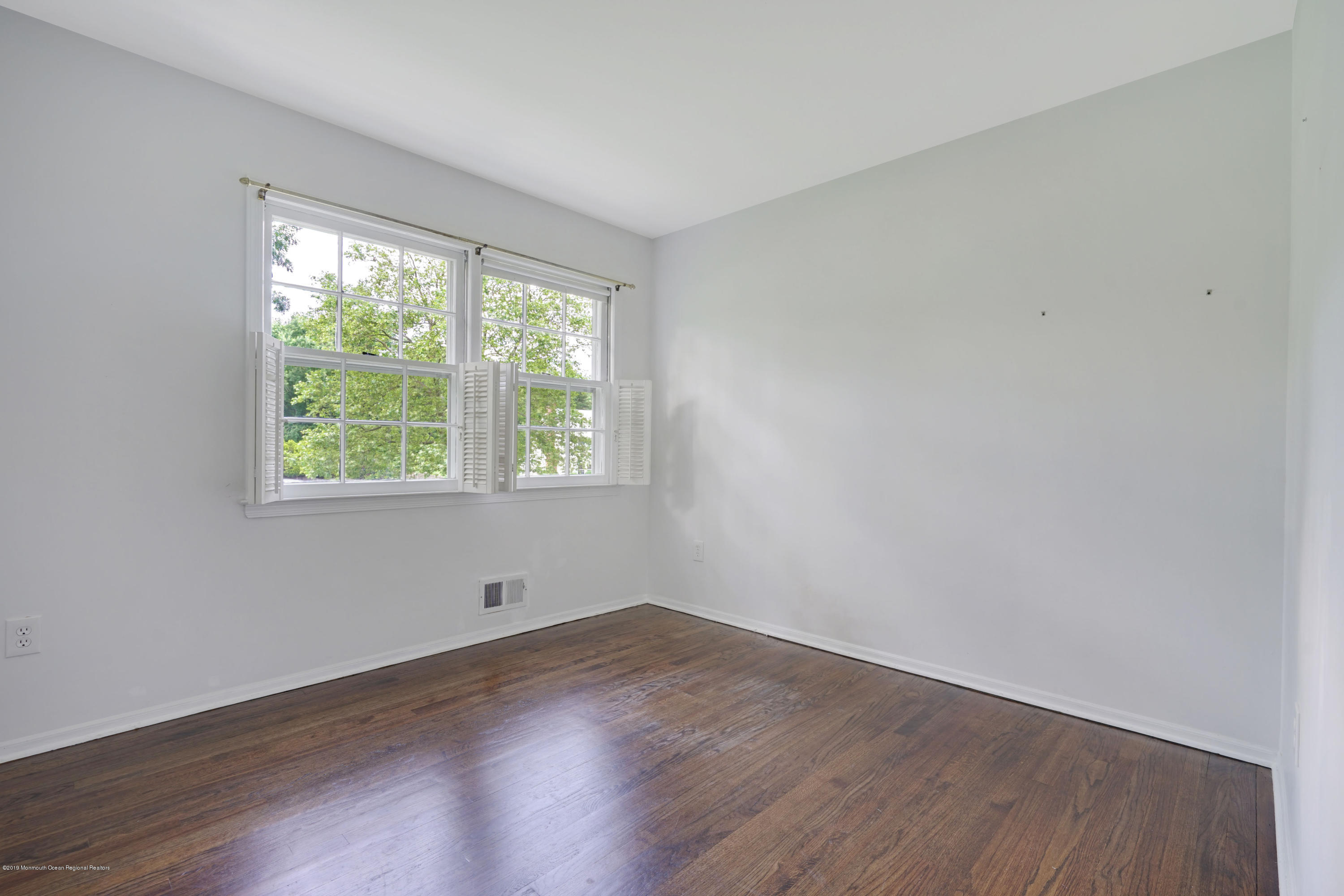 73 Dale Road Middletown, NJ 07748 - Photo 26 of 35 Bedroom 3