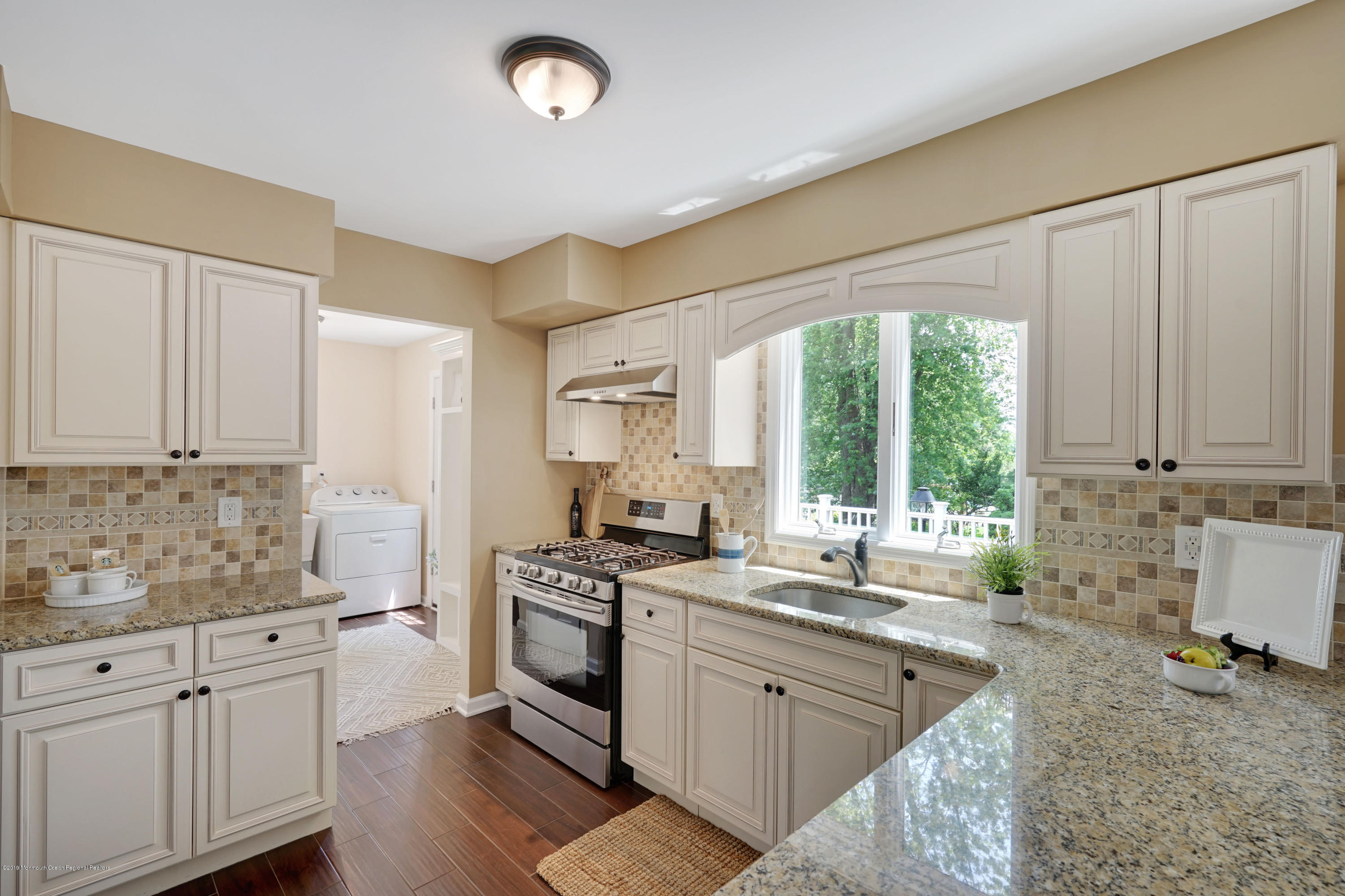 73 Dale Road Middletown, NJ 07748 - Photo 7 of 35 Granite Counter Tops