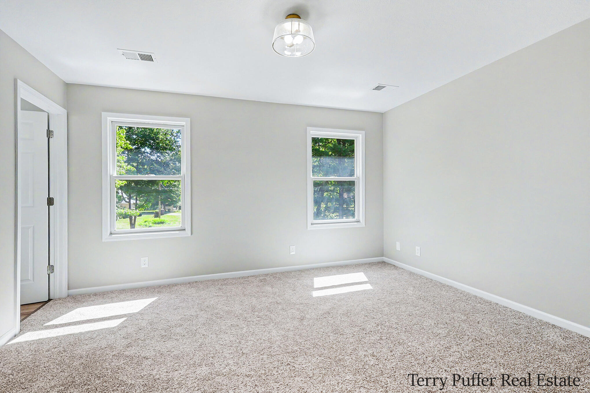 351 North Hilton Park Road Muskegon, MI 49442 - Photo 19 of 35 IMG_1715