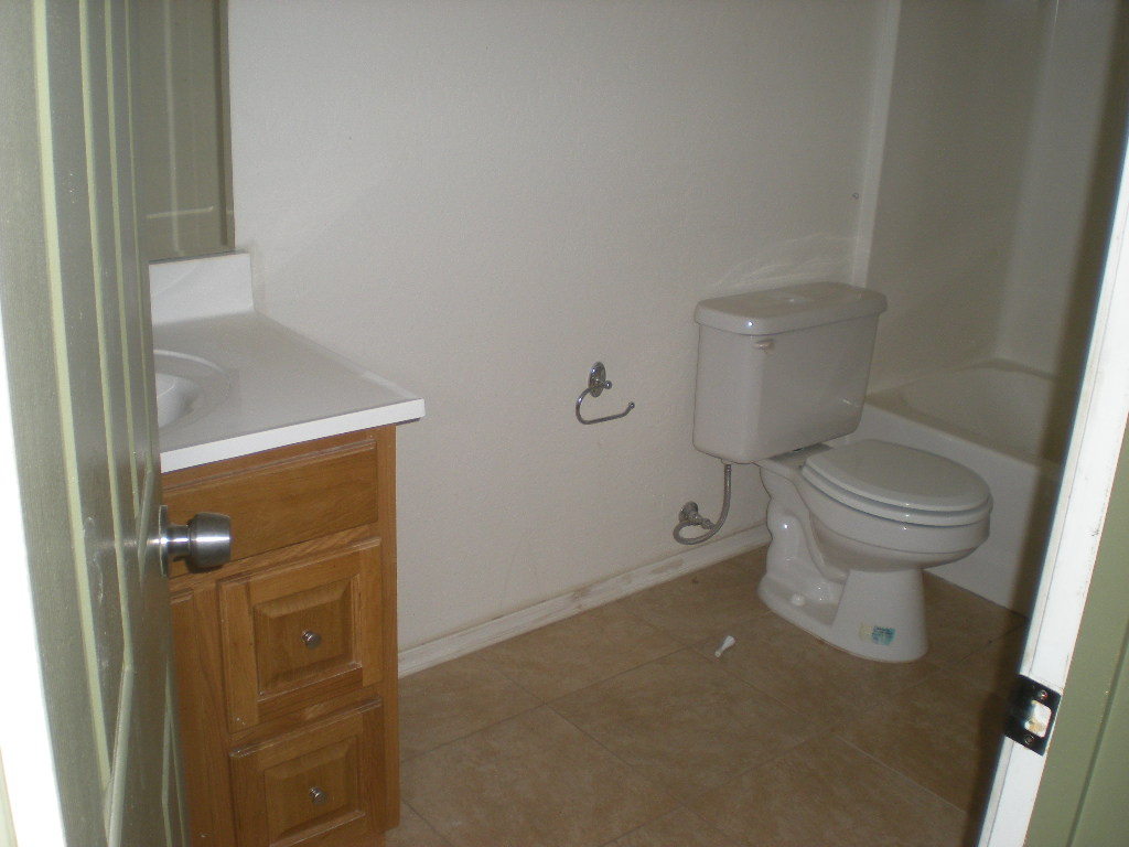35202 West Elliot Road Arlington, AZ 85322 - Photo 2 of 8 Bath