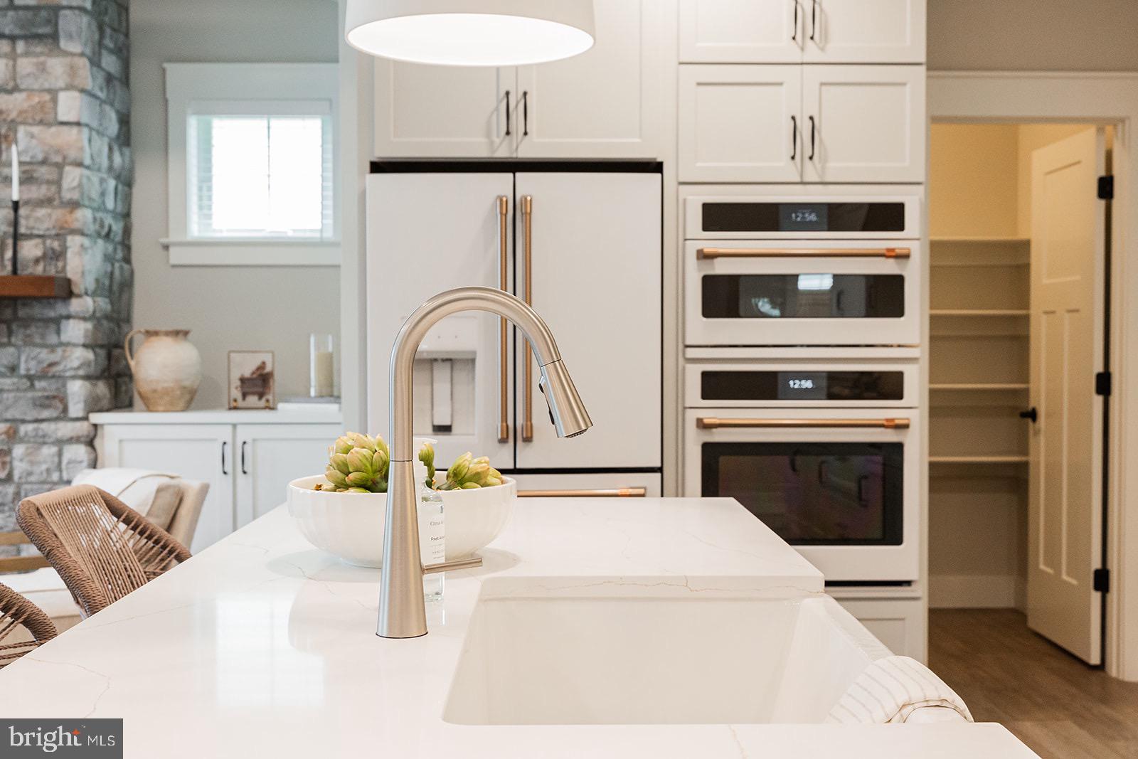 618 Greenbriar Path Cochranville, PA 19330 - Photo 18 of 49 Farmhouse sink in oversized island