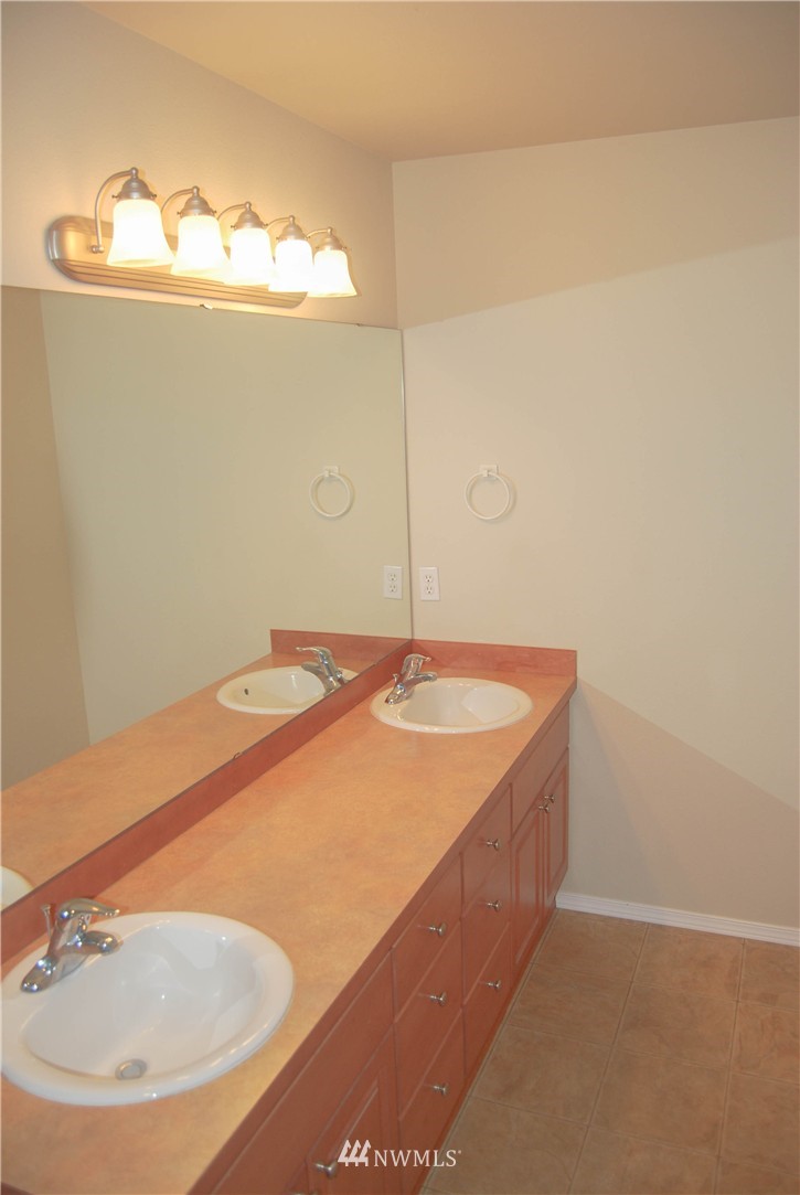 7068 Compass Street Southeast Lacey, WA 98513 - Photo 11 of 22 Gallery Image 11