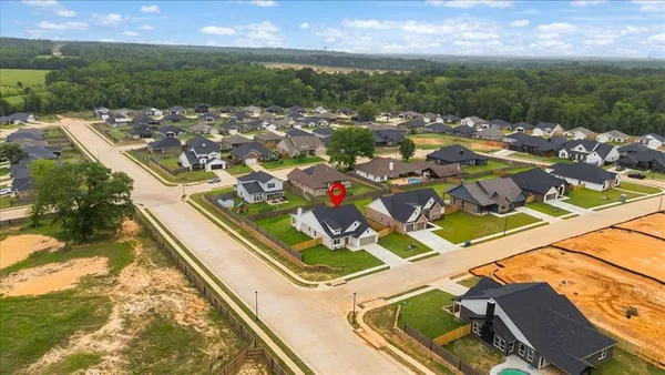 $499,900 | 16429 Clearview Drive, Lindale, TX 75771