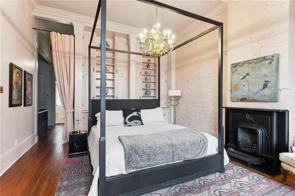 $6,000 | 811 Burgundy Street, New Orleans, LA 70116