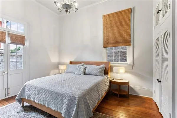 $6,000 | 811 Burgundy Street, New Orleans, LA 70116