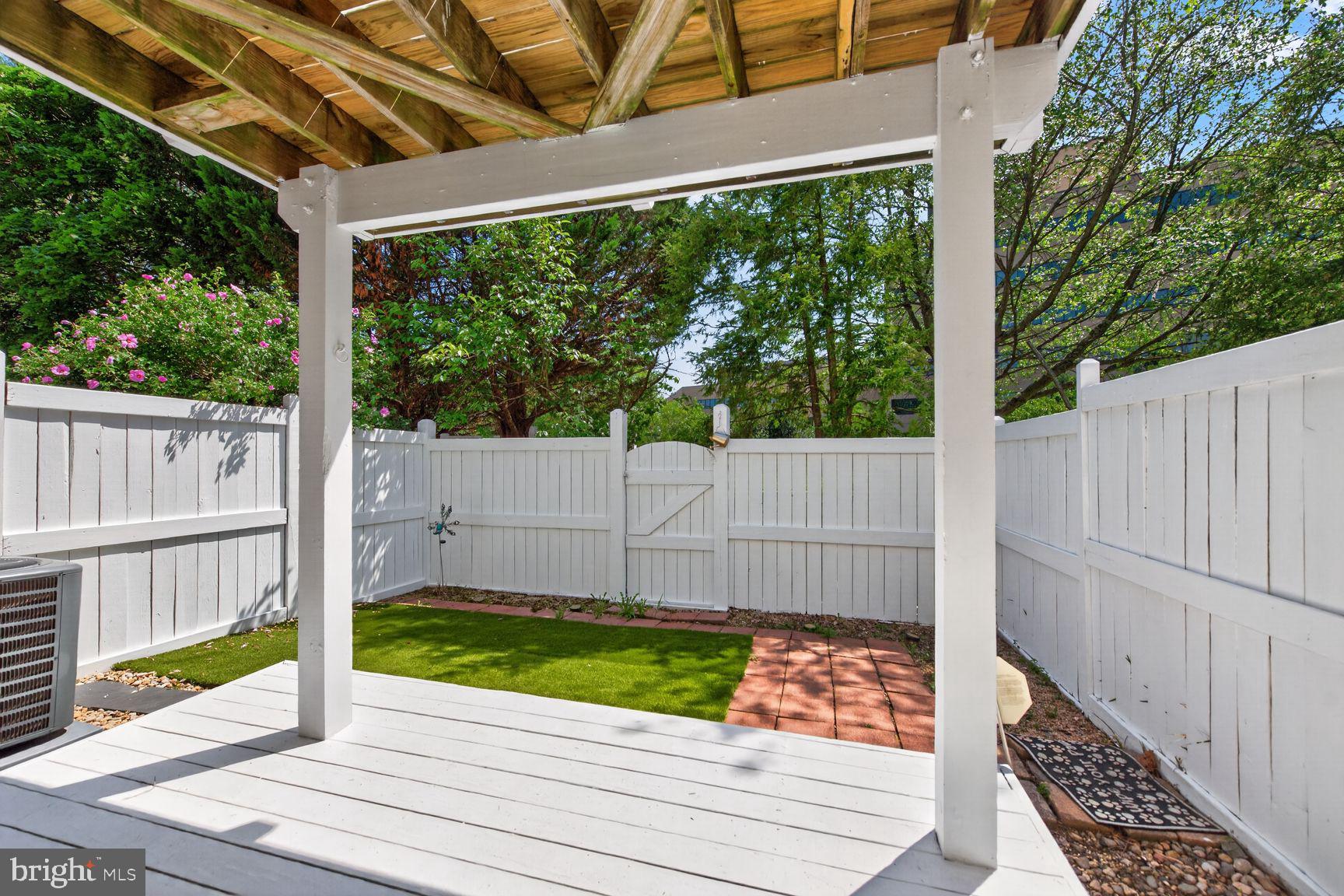 12054 Edgemere Circle Reston, VA 20190 - Photo 3 of 24