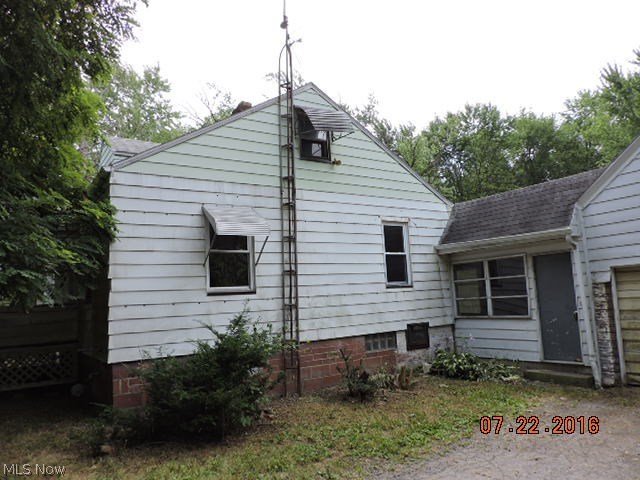 5231 New Road Youngstown, OH 44515 - Photo 3 of 28