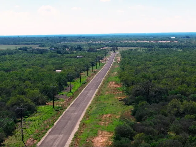 $65,000 | 137 Cr 2644 Moore Tx 78057, Devine, TX 78016