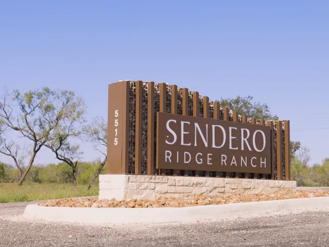 $65,000 | 137 Cr 2644 Moore Tx 78057, Devine, TX 78016