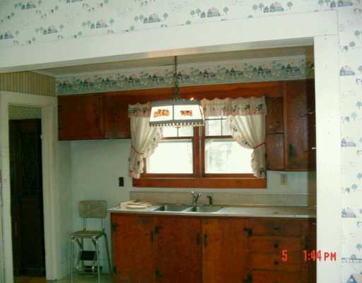 548 Cranberry Road Grove City, PA 16127 - Photo 5 of 8 Kitchen.