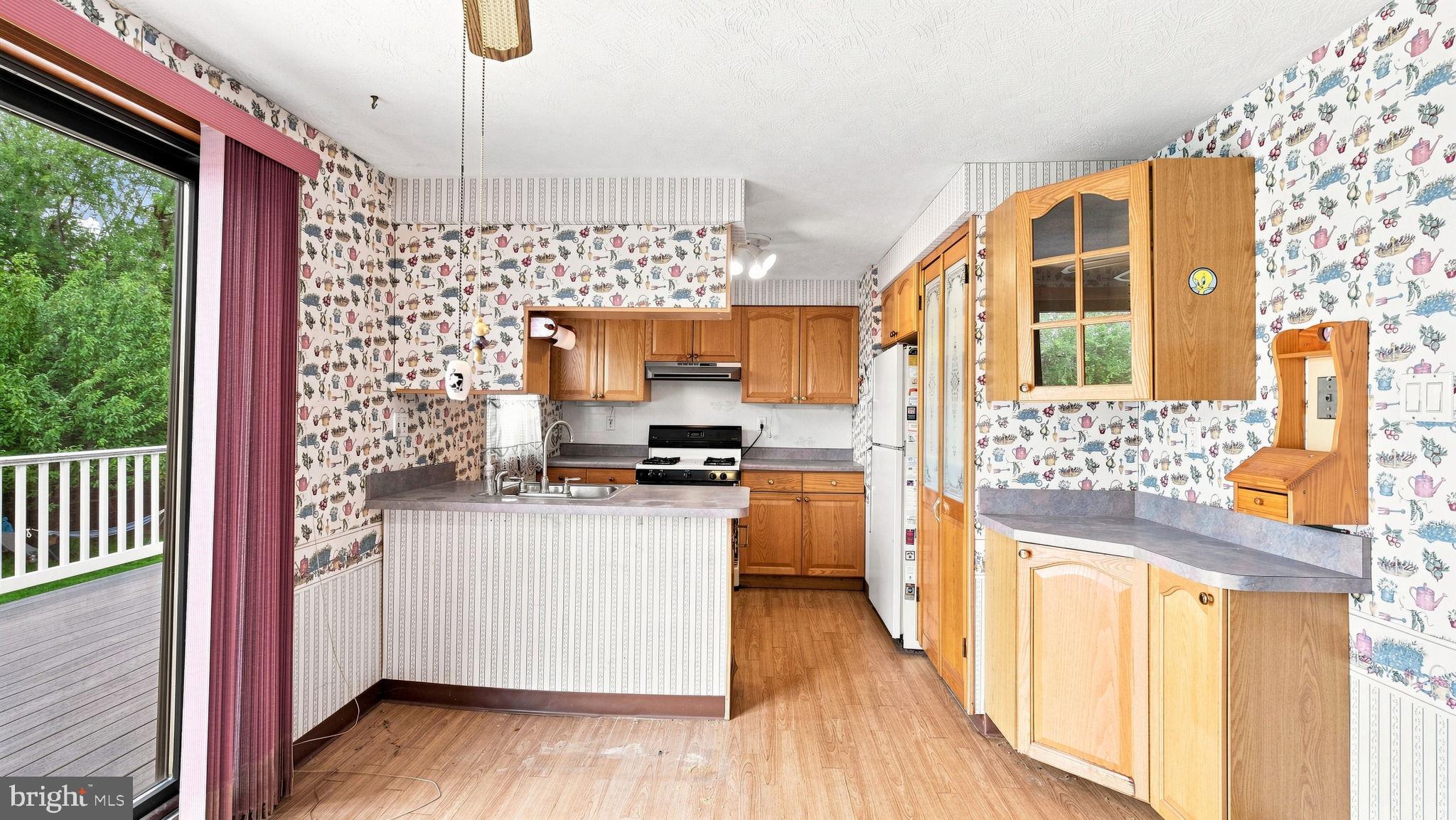 10228 West Keswick Road Philadelphia, PA 19114 - Photo 7 of 27 Gallery Image 7