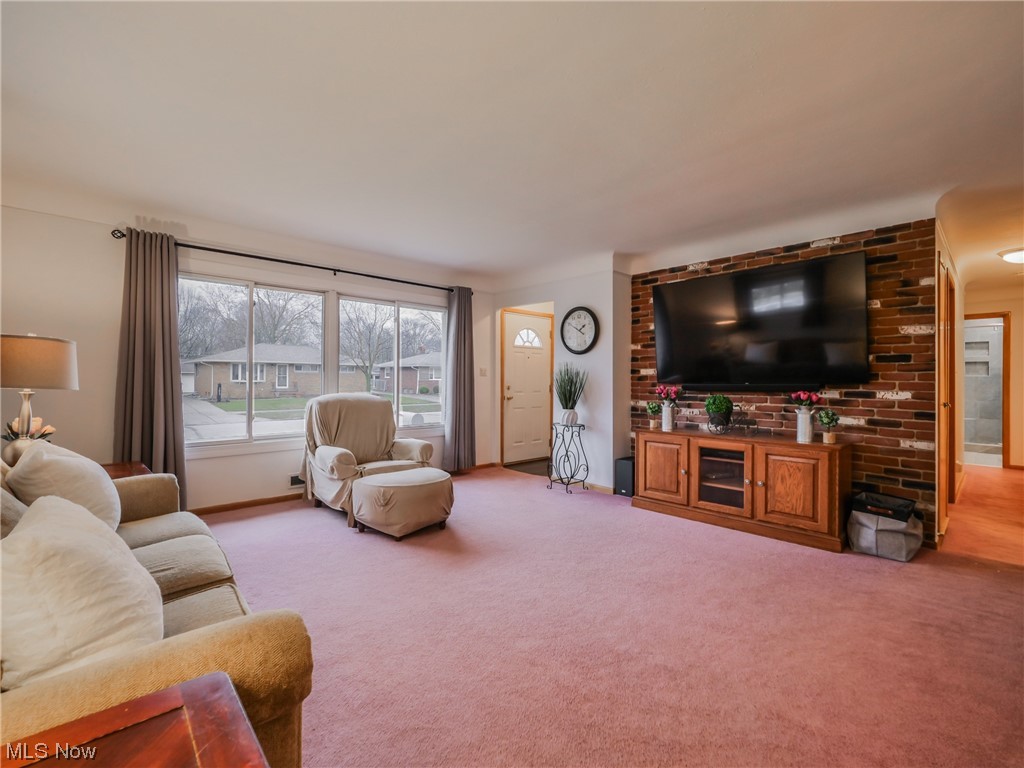 7052 Maplewood Road Parma Heights, OH 44130 - Photo 2 of 22 Gallery Image 2