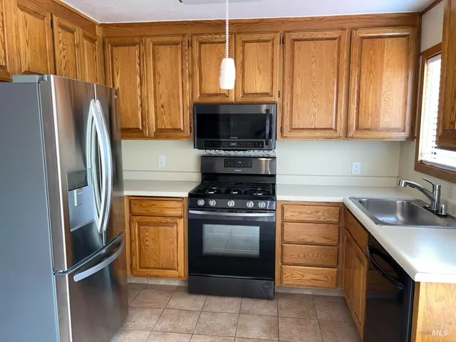 $654,000 | 1604 Verna Drive, Napa, CA 94558